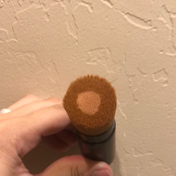 BareMinerals Core Coverage Brush - Picture 4 of 8